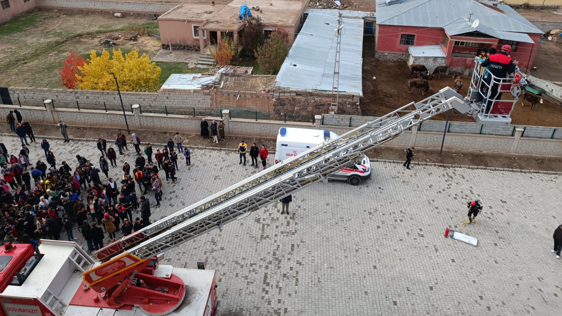 Afet Eğitimi Hazırlık Haftasında Okulumuzda Tatbikat Gerçekleştirildi